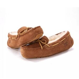 UGG Australia ~ Dakota Moccasin Fur Lined Slippers Women's Size 7, NWOT